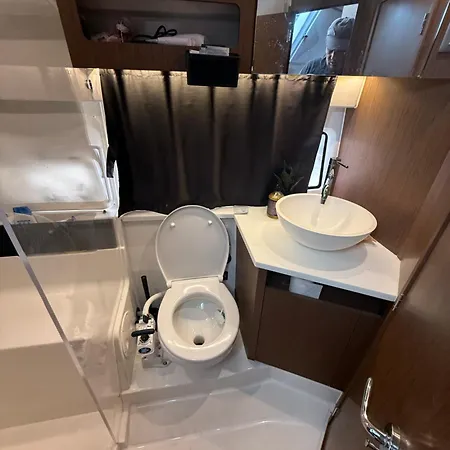 Bateau à Quai Saint-Mandrier-sur-Mer